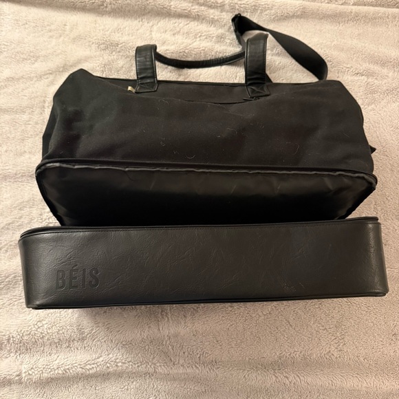 Beis Weekender Bag - Picture 4 of 8